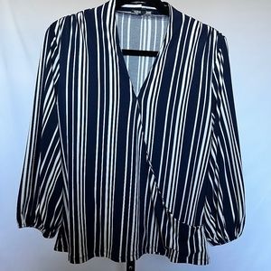 ADRIANNA PAPELL Blue White Striped 3/4 Sleeve V-Neck Crossover Top Size M